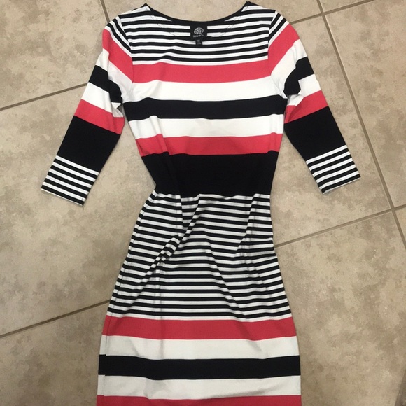 Color block dress - Picture 2 of 2